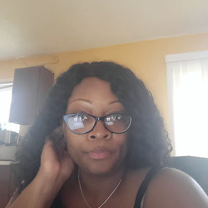 Meet your Posher, Demisha